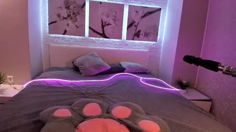 Snapshot of bettyrouse chatting on October 10, 8:19 pm Betty online show from October 10, 8:19 pm