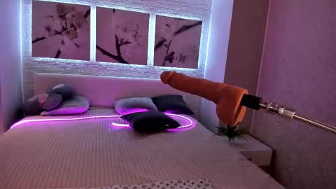 Snapshot of bettyrouse chatting on October 26, 8:15 pm Betty online show from October 26, 8:15 pm