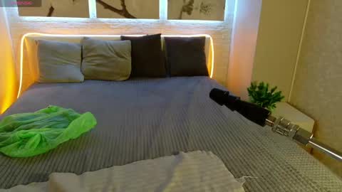 Betty online show from April 21, 8:23 pm