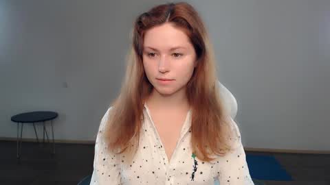Snapshot of bettystar_ chatting on December 6, 7:23 pm Betty online show from December 6, 7:23 pm