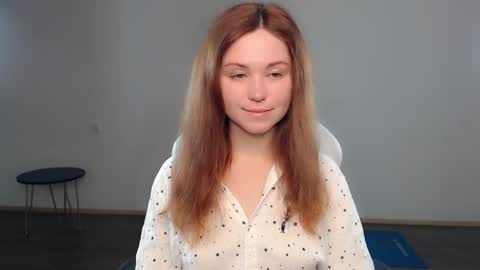 Snapshot of bettystar_ chatting on December 9, 9:05 pm Betty online show from December 9, 9:05 pm
