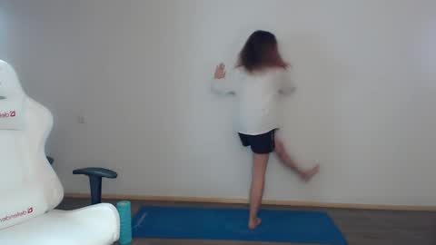 Snapshot of bettystar_ chatting on December 13, 1:44 pm Betty online show from December 13, 1:44 pm