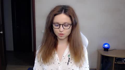 Snapshot of bettystar_ chatting on January 23, 3:11 pm Betty online show from January 23, 3:11 pm