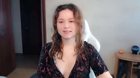 Snapshot of bettystar_ chatting on September 10, 11:10 am Betty online show from September 10, 11:10 am
