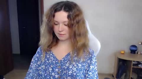 Snapshot of bettystar_ chatting on September 17, 8:32 pm Betty online show from September 17, 8:32 pm