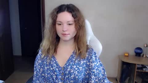 Snapshot of bettystar_ chatting on September 25, 9:29 pm Betty online show from September 25, 9:29 pm