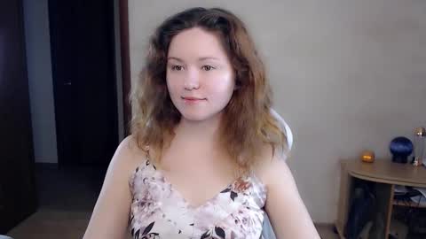 Snapshot of bettystar_ chatting on October 5, 7:45 pm Betty online show from October 5, 7:45 pm