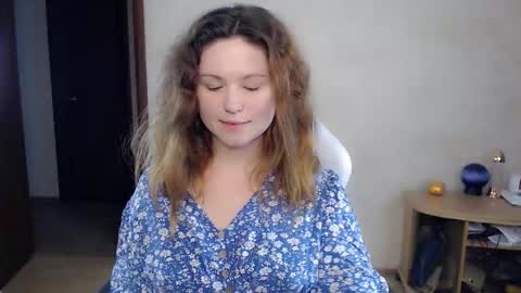 Snapshot of bettystar_ chatting on October 9, 9:35 pm Betty online show from October 9, 9:35 pm