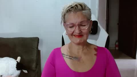 Snapshot of bety_cum3 chatting on February 8, 2:53 pm bibiana online show from February 8, 2:53 pm