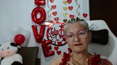 Snapshot of bety_cum3 chatting on February 11, 9:25 am bibiana online show from February 11, 9:25 am