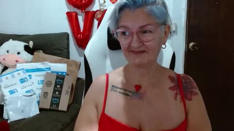 Snapshot of bety_cum3 chatting on February 14, 9:28 am bibiana online show from February 14, 9:28 am