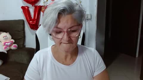 Snapshot of bety_cum3 chatting on February 17, 11:11 pm bibiana online show from February 17, 11:11 pm