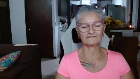 Snapshot of bety_cum3 chatting on February 20, 10:05 am bibiana online show from February 20, 10:05 am