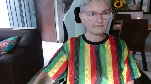 Snapshot of bety_cum3 chatting on February 21, 1:01 pm bibiana online show from February 21, 1:01 pm