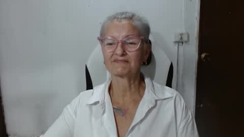 Snapshot of bety_cum3 chatting on February 23, 11:35 pm bibiana online show from February 23, 11:35 pm