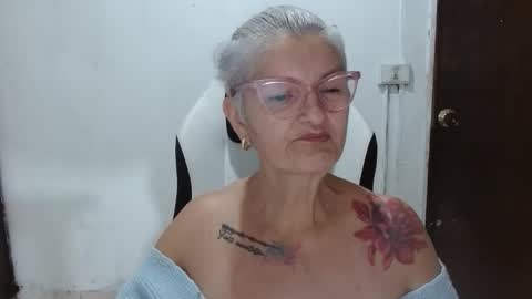 Snapshot of bety_cum3 chatting on February 24, 11:41 am bibiana online show from February 24, 11:41 am