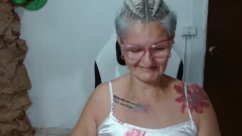 Snapshot of bety_cum3 chatting on March 2, 8:54 am bibiana online show from March 2, 8:54 am