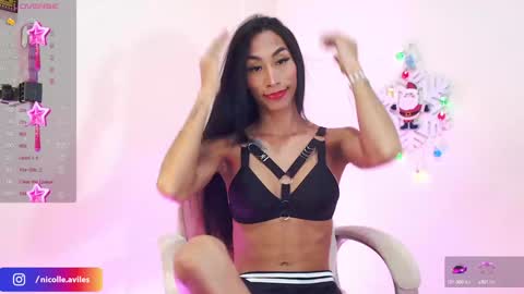 Nicolle Aviles online show from December 26, 3:53 pm