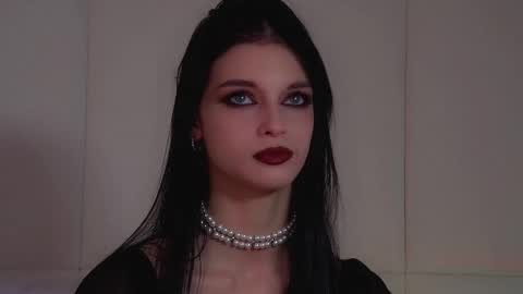 Snapshot of beverlyyork chatting on November 8, 7:41 am Beverly online show from November 8, 7:41 am