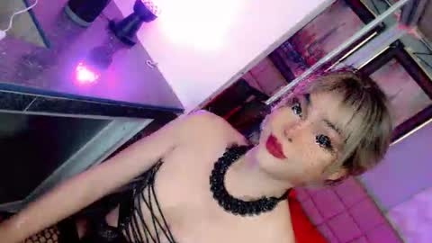MISTRESS DOMME online show from April 15, 5:03 am