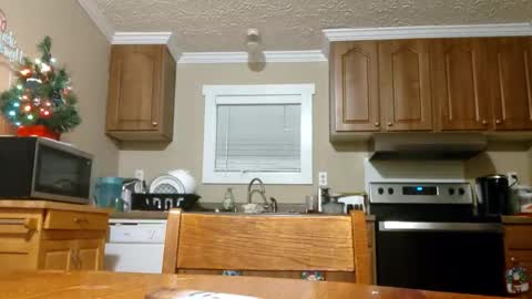 Snapshot of bharvey767097 chatting on December 3, 1:57 am bharvey767097 online show from December 3, 1:57 am