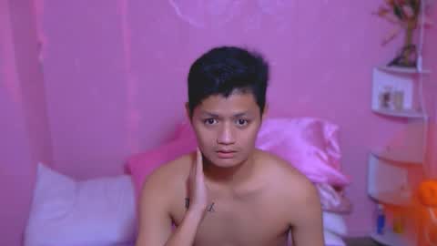 bhillrhey121103 online show from October 24, 1:03 am