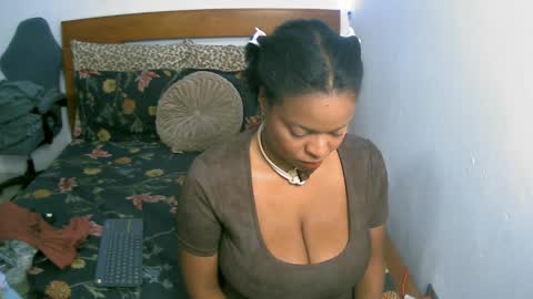 Snapshot of bianca_ebony chatting on March 31, 5:30 am bianca ebony online show from March 31, 5:30 am