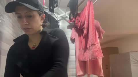 Snapshot of biancamirage1 chatting on April 30, 12:33 pm Bianca Mirage online show from April 30, 12:33 pm