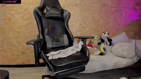 Biancastrong.. IGThebiancastrong online show from February 16, 9:15 am