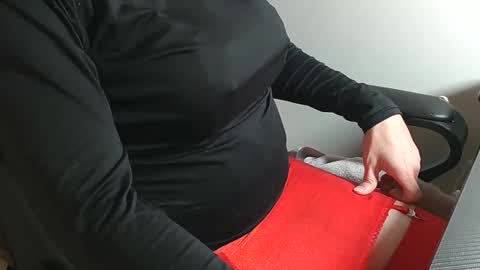 Snapshot of bicdrachel4fun chatting on November 18, 2:43 pm BiCDRachel online show from November 18, 2:43 pm