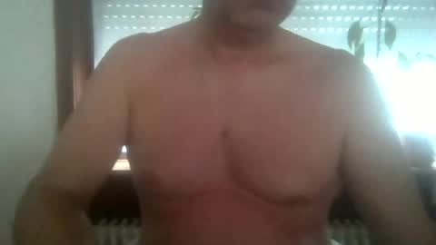 Snapshot of bieben1985 chatting on June 23, 6:33 am Ben online show from June 23, 6:33 am
