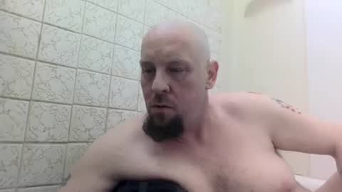 Snapshot of big_balls_1232 chatting on January 17, 1:38 pm big_balls_1232 online show from January 17, 1:38 pm