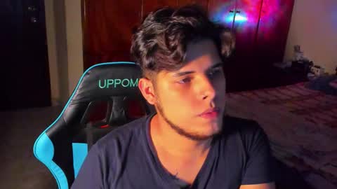 Snapshot of big_cockjughead chatting on October 22, 12:11 am Logan Sprouse online show from October 22, 12:11 am