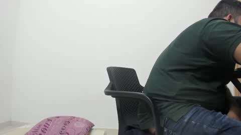 Snapshot of big_dad69 chatting on November 8, 5:23 pm Tommy online show from November 8, 5:23 pm