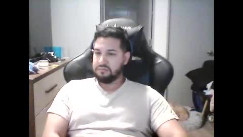 latinBoyHuge online show from December 18, 5:10 pm