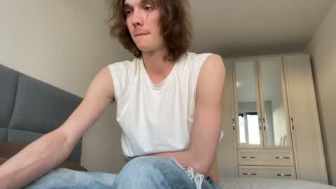 Snapshot of big_lil_small chatting on June 8, 3:56 pm big_lil_small online show from June 8, 3:56 pm