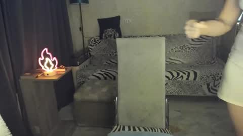 mom online show from December 13, 11:32 pm