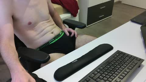 big_tobi_1 online show from April 14, 5:57 am