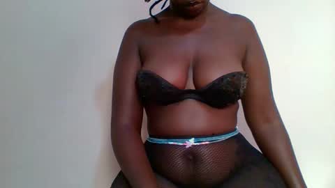 Snapshot of bigass_berry chatting on February 8, 12:19 pm bigass online show from February 8, 12:19 pm
