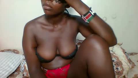 Snapshot of bigass_berry chatting on February 21, 3:24 pm bigass online show from February 21, 3:24 pm