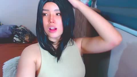 Snapshot of bigassslutdoll chatting on December 13, 3:21 pm Mia online show from December 13, 3:21 pm