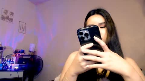 Snapshot of bigassslutdoll chatting on December 17, 9:28 am Mia online show from December 17, 9:28 am