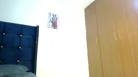 Snapshot of bigbaby004 chatting on April 10, 8:24 pm bigbaby004 online show from April 10, 8:24 pm