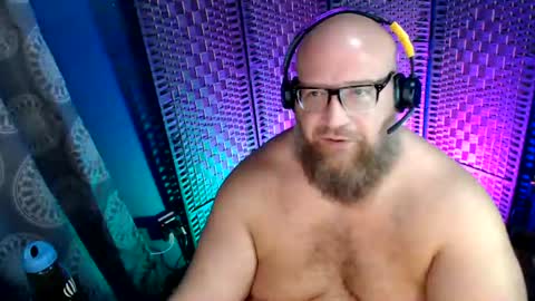 Snapshot of bigbear4cuddles chatting on July 7, 2:36 am BigBear4Cuddles online show from July 7, 2:36 am