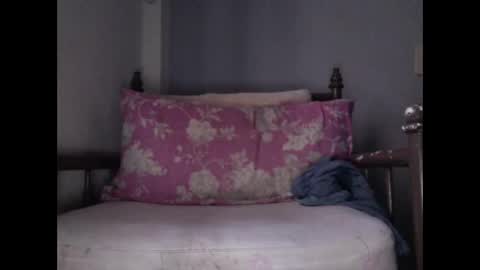 Emi online show from April 16, 12:39 pm