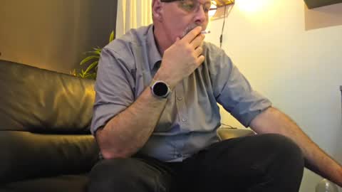 Snapshot of bigbibear88 chatting on March 14, 11:43 pm bigbibear88 online show from March 14, 11:43 pm