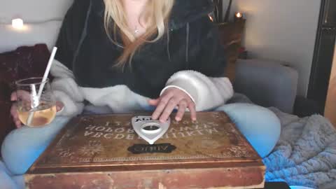 bigboobs_cutie online show from December 20, 1:03 am