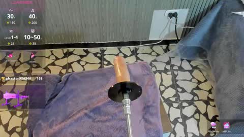 Snapshot of bigboobs_violeta chatting on November 18, 8:46 pm VIOLETA online show from November 18, 8:46 pm