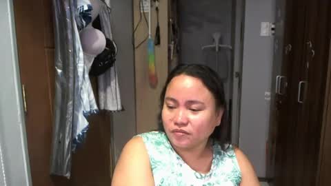 Snapshot of bigboobslyn chatting on June 29, 4:18 pm bigboobslyn online show from June 29, 4:18 pm