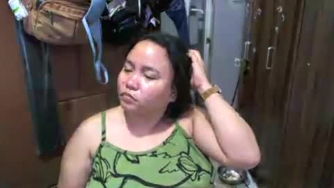 Snapshot of bigboobslyn chatting on July 3, 6:03 pm bigboobslyn online show from July 3, 6:03 pm